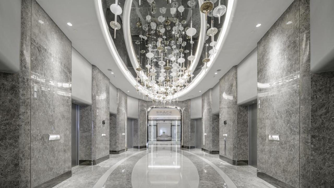 Grande Centre Point Space Pattaya Exterior foto The lobby of the hotel