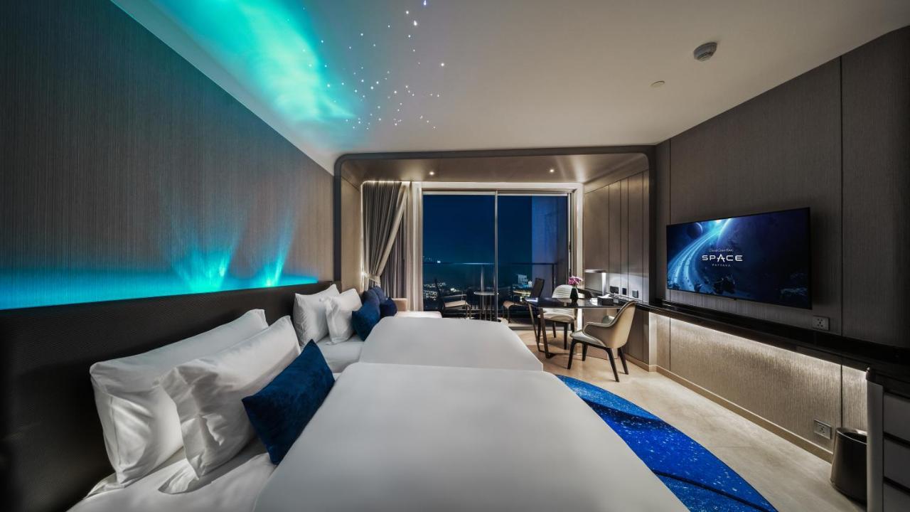 Grande Centre Point Space Pattaya Exterior foto Deluxe Room